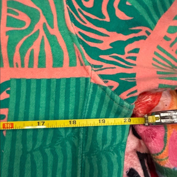 Nike NSW Club Fleece Adult Small Trippy Safari Sweatshirt Coral Chalk A00315 - Picture 8 of 9